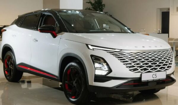 Силуэт OMODA C5 ловит ветер и экономит топливо на трассе. Силуэт OMODA C5 ловит ветер и экономит топливо на трассе.